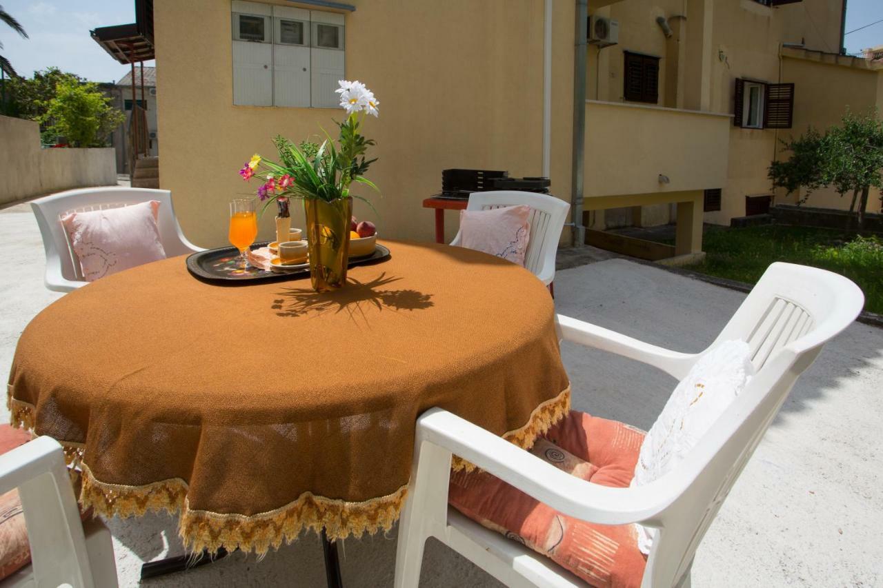 Apartments Mihic Makarska Bagian luar foto