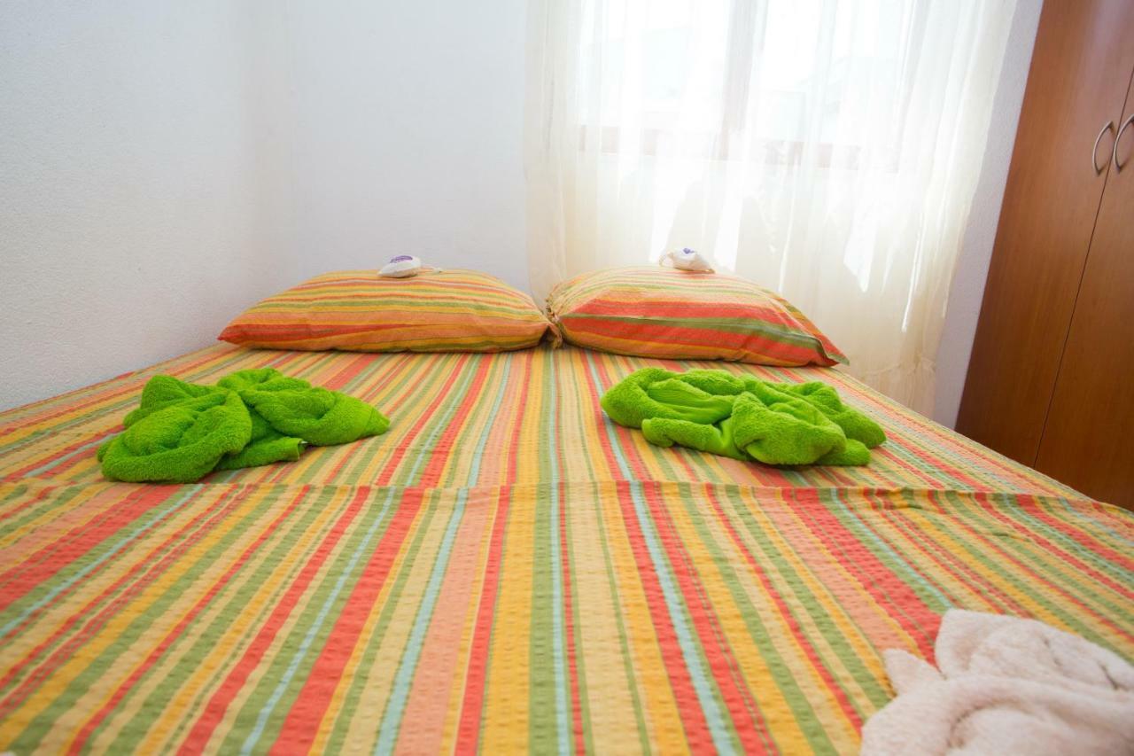 Apartments Mihic Makarska Bagian luar foto