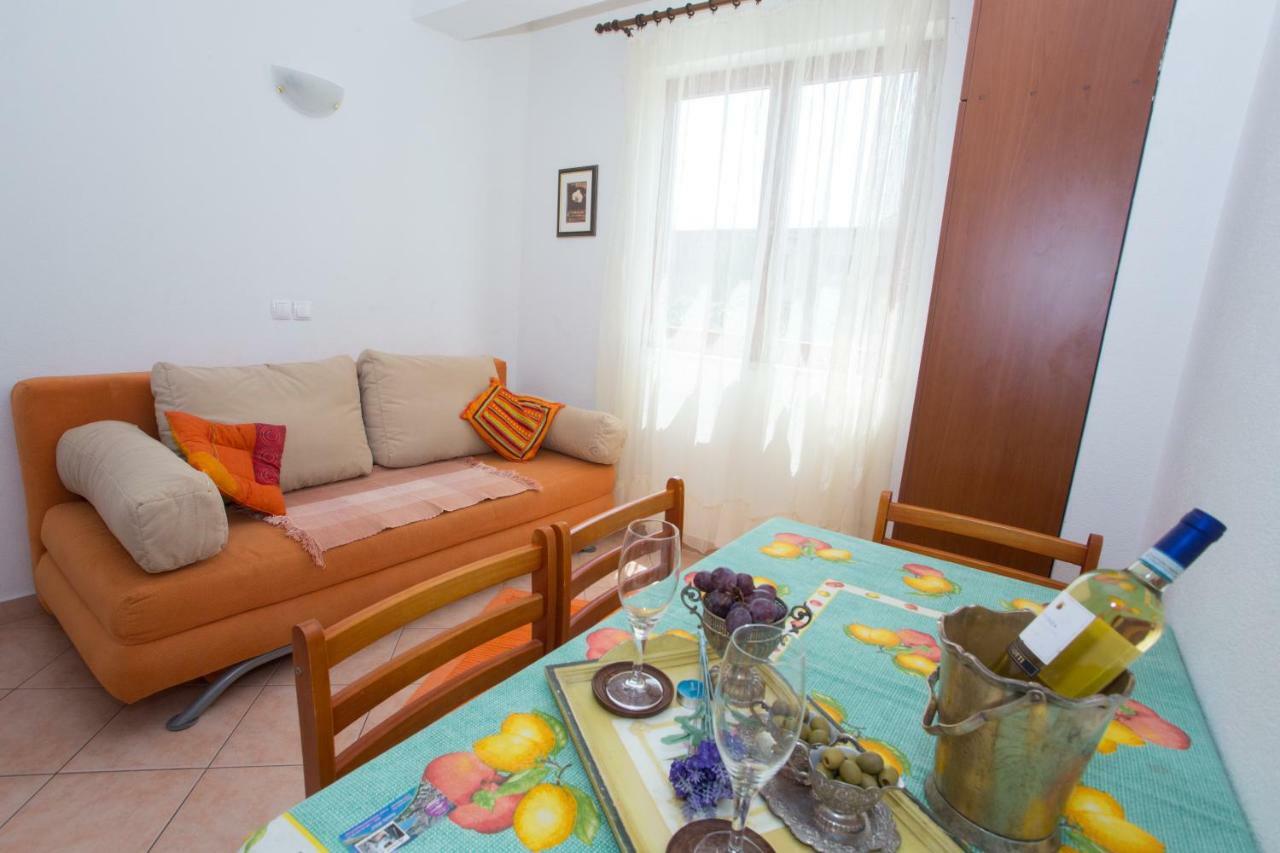 Apartments Mihic Makarska Bagian luar foto