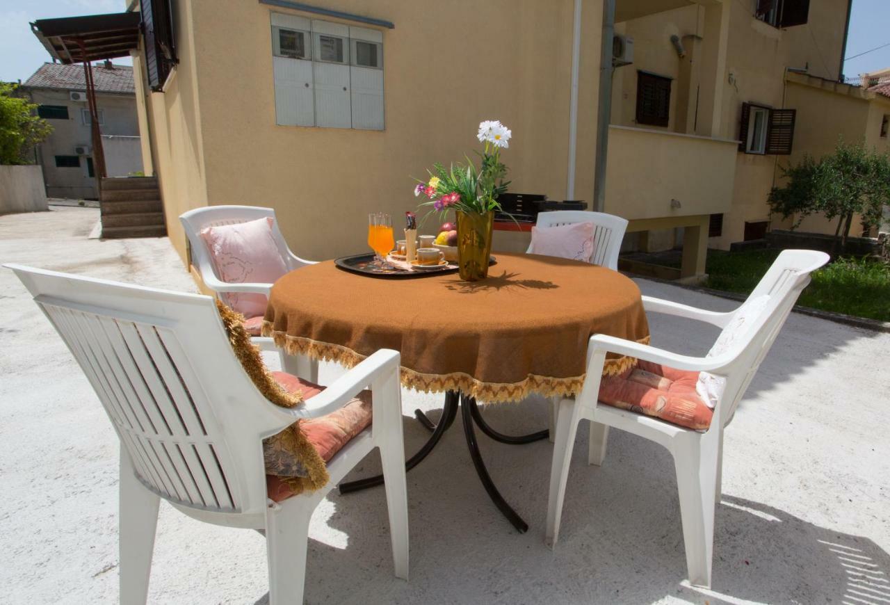 Apartments Mihic Makarska Bagian luar foto